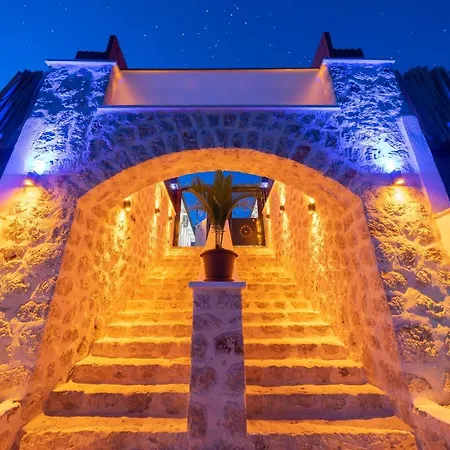 Villa Cinar 1-2 - 2 Bedroom With Jacuzzi In Kalkan *